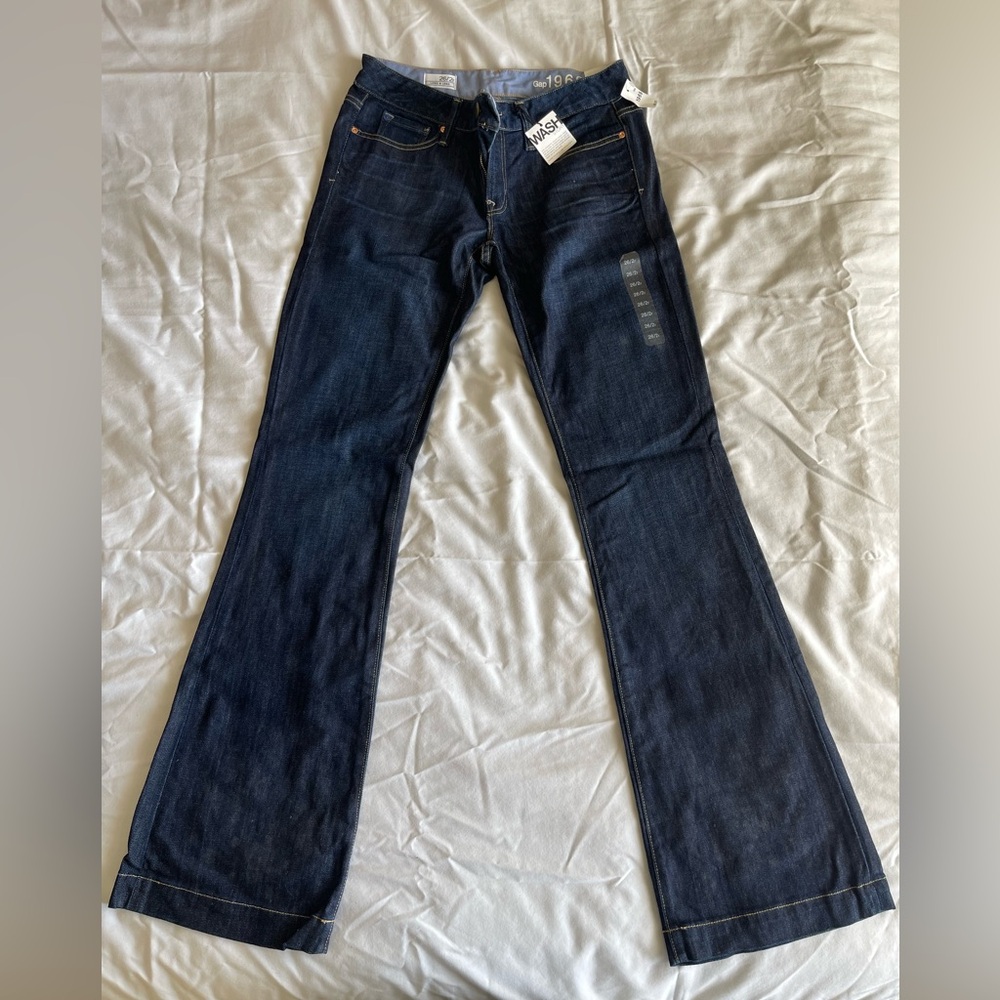 Gap Jeans 
Color: Blue
Size 26/2R
Good Condition